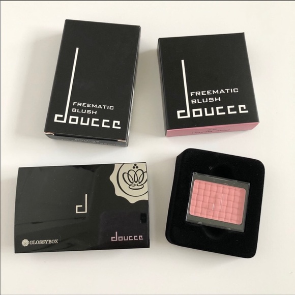 New Makeup 9 Piece Bundle - Picture 8 of 10